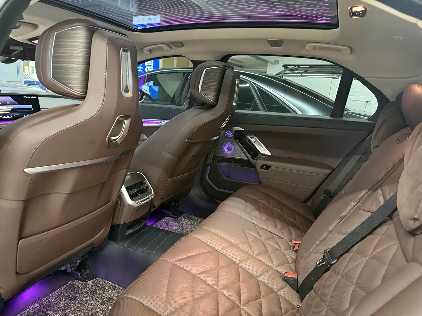 BMW 7 Series 2023 Model 740Li Leading M Sport Package фото 17