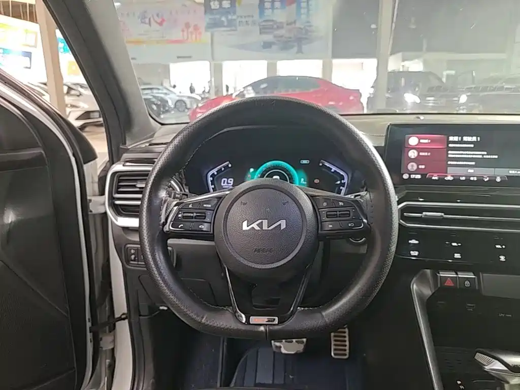 Фото 11 - Kia Sportage