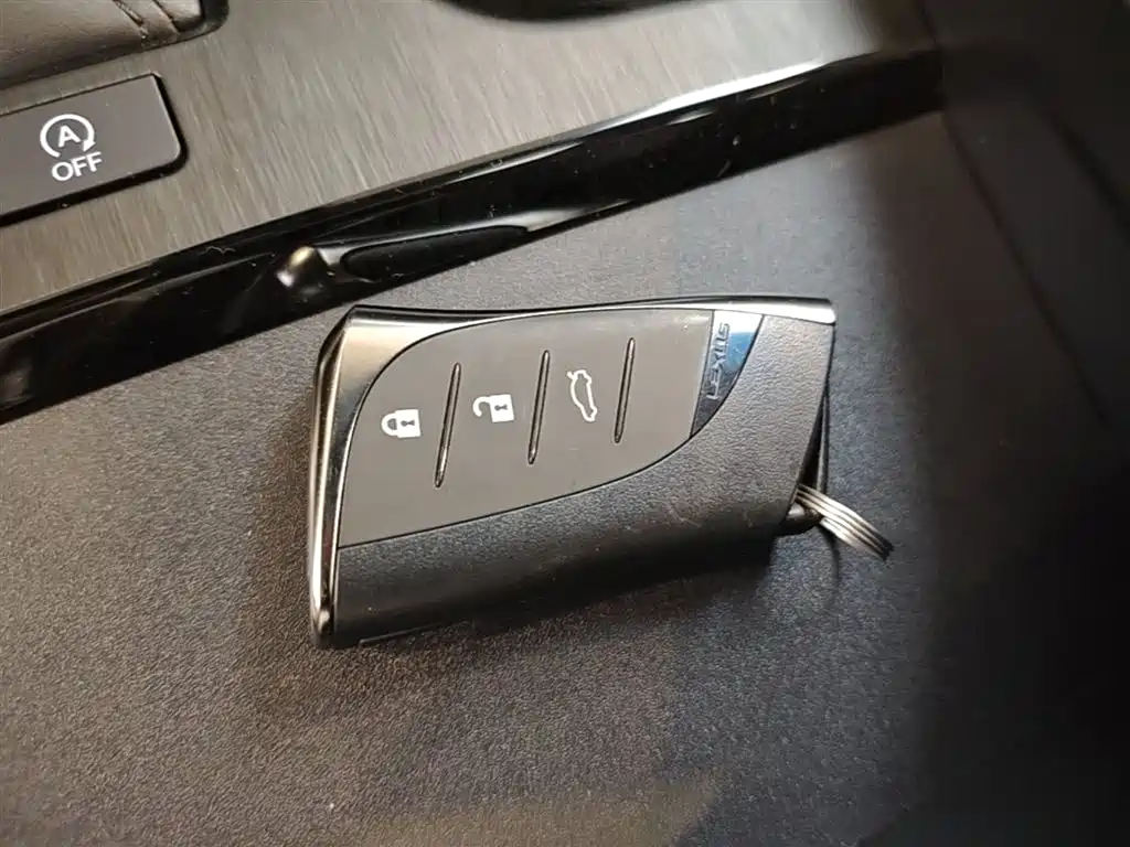 Lexus ES 2022 200 Excellence Edition фото 15