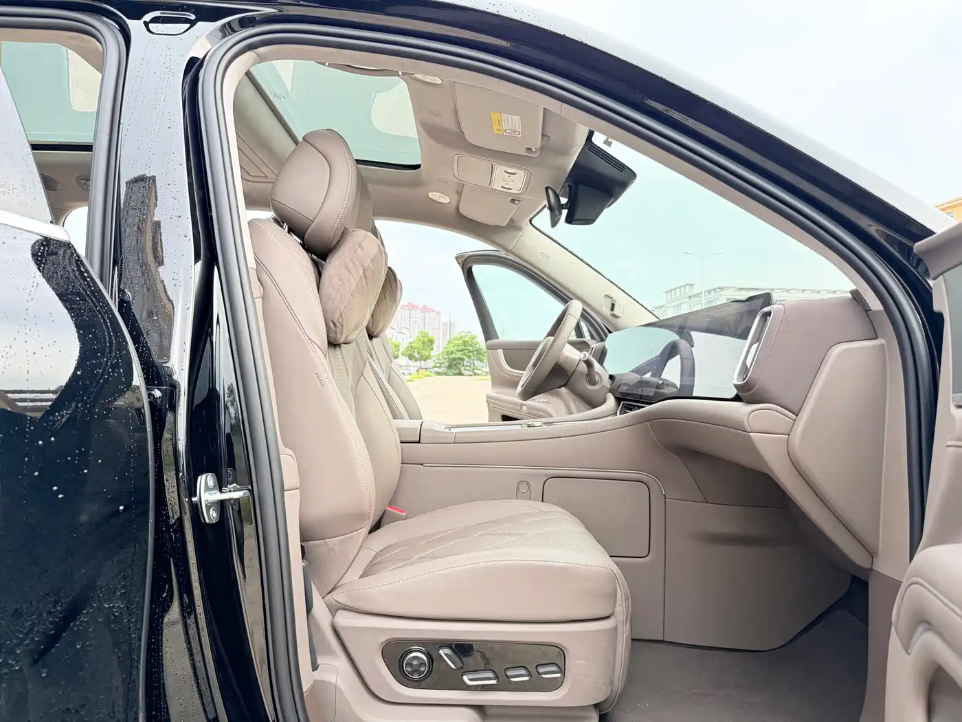 AITO Wenjie AITO M9 2025 Extended Range Ultra 52kWh 6-Seater фото 6