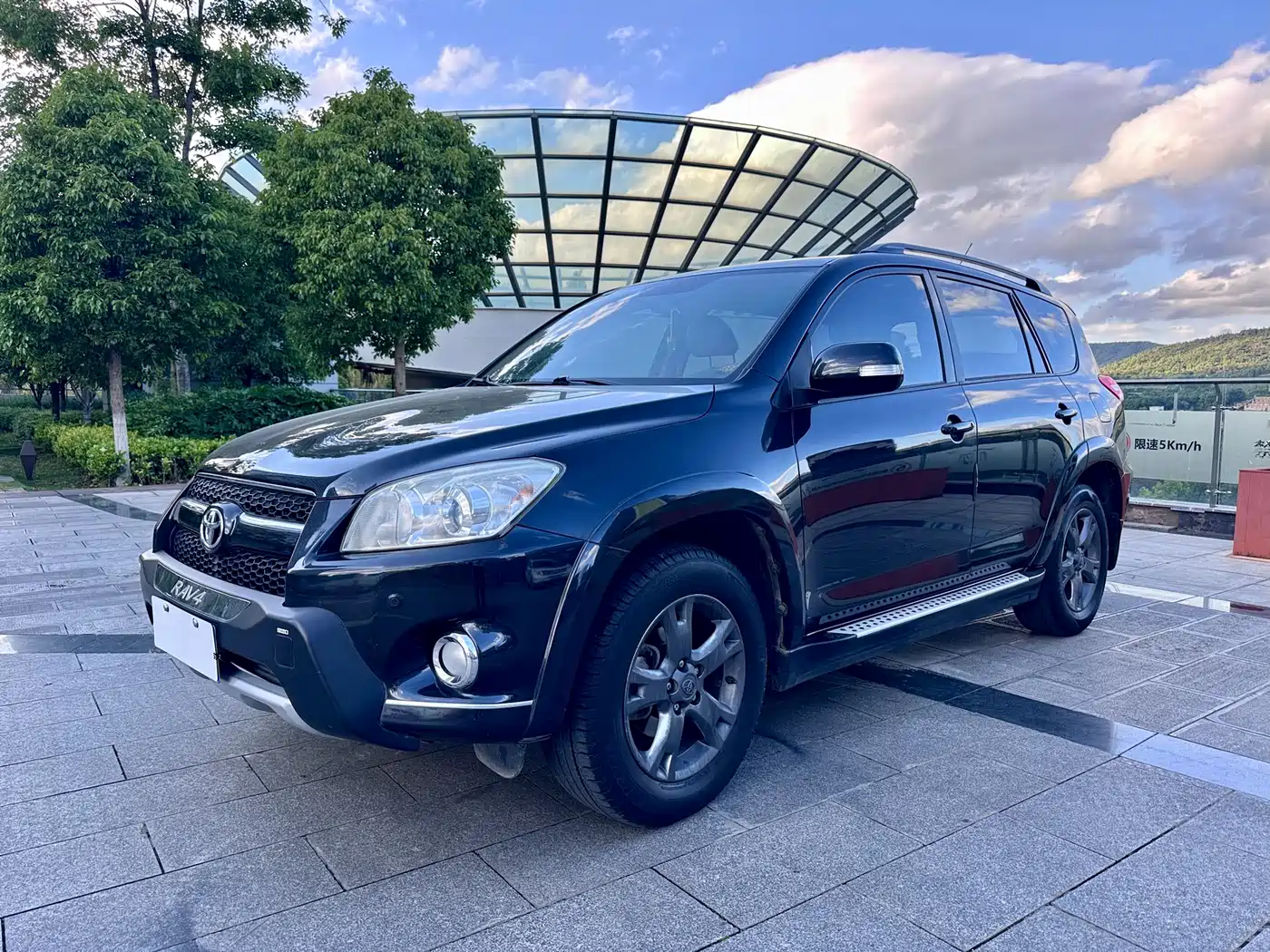 Toyota RAV4 Rongfang 2011 2.0L Manual Luxury Edition