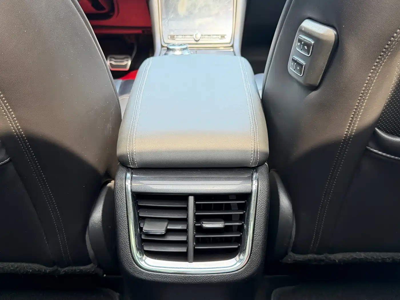 Фото 18 - Ford Taurus