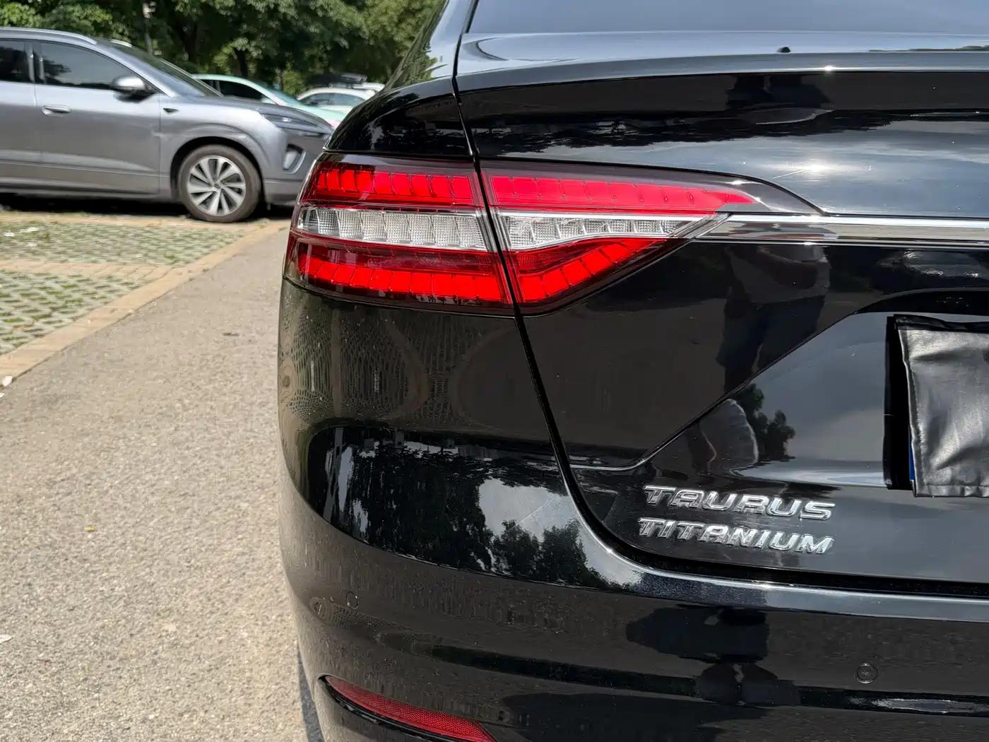 Фото 20 - Ford Taurus