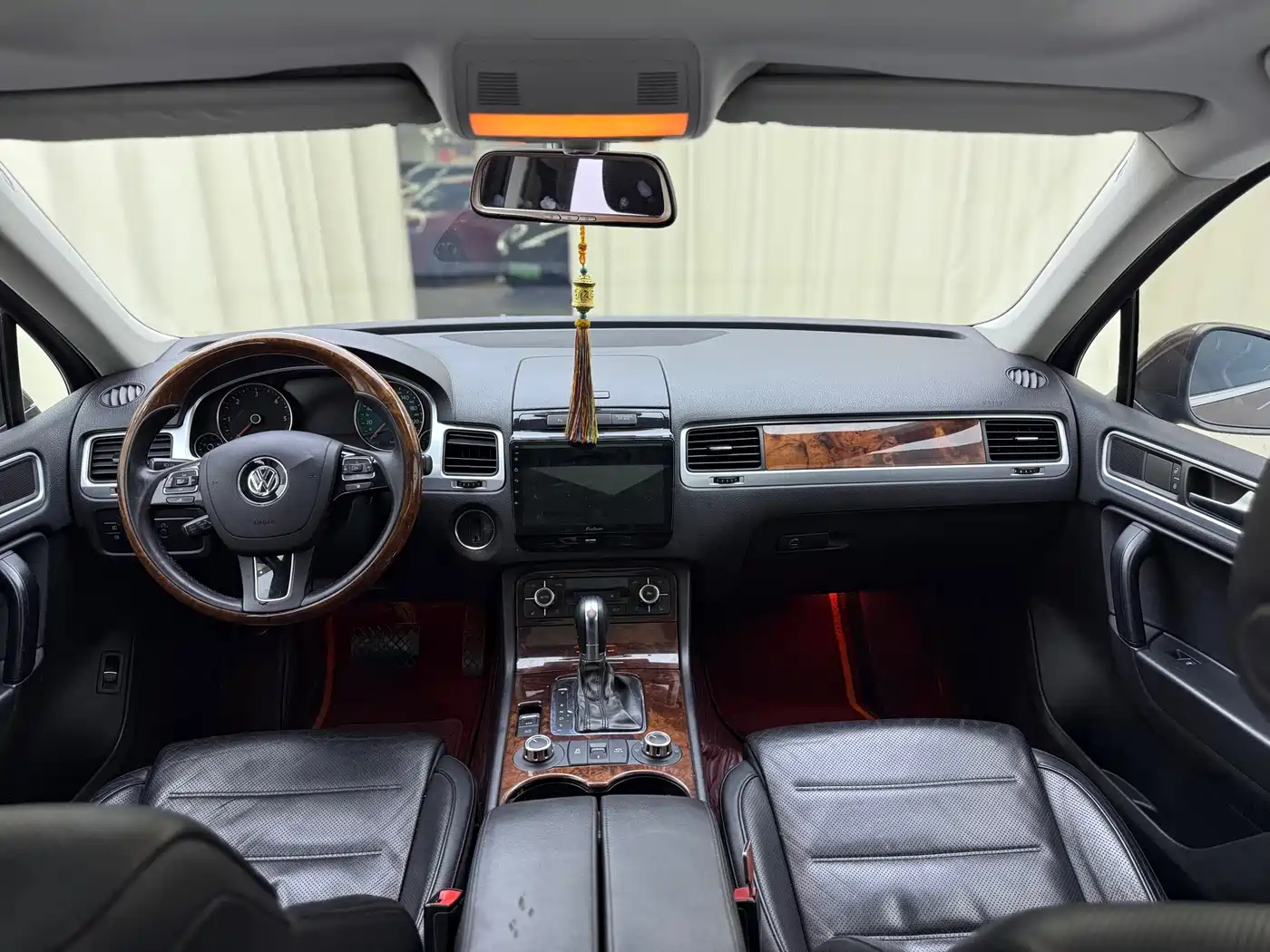 Volkswagen Touareg 2011 3.0TDI Diesel Comfort фото 4