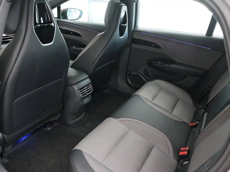 Hongqi EH7 2025 2025 640 AWD Smart Selection Edition