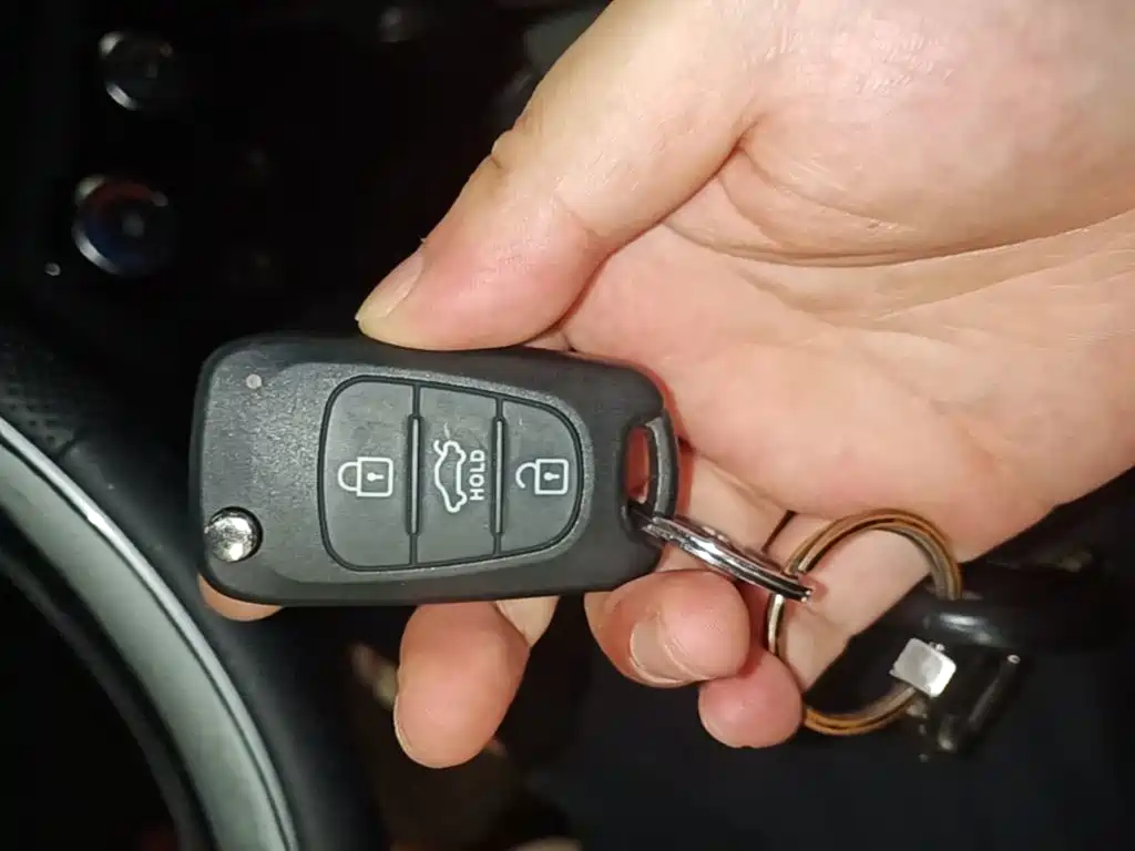 Kia K2 2017 2015 Sedan 1.4L AT GLS