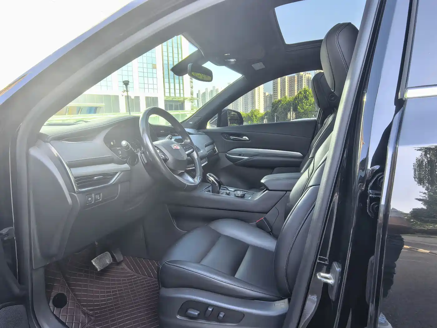 Cadillac XT4 2020 Facelift 28T 2WD Leading фото 4