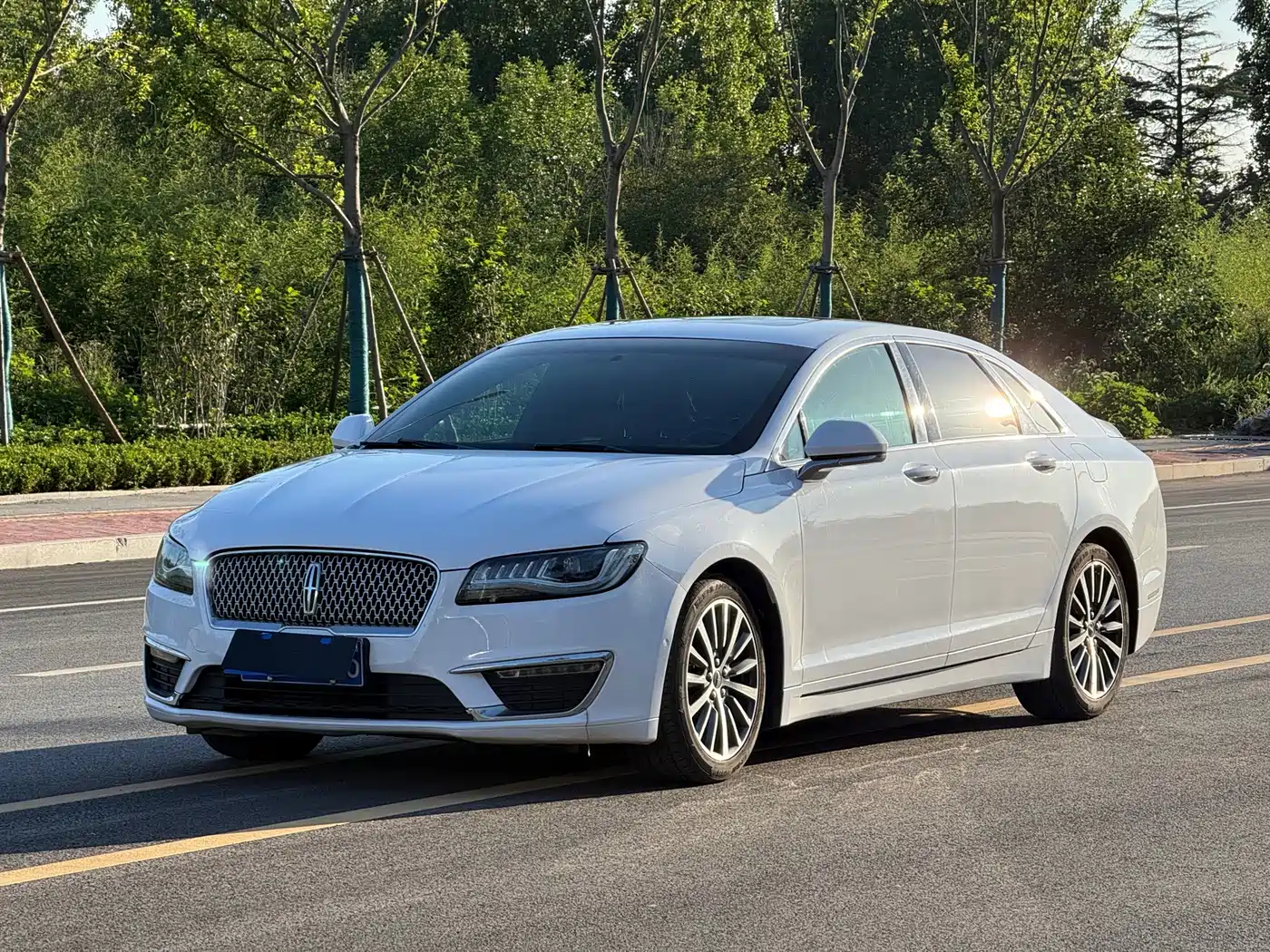 صورة 4 - Lincoln MKZ