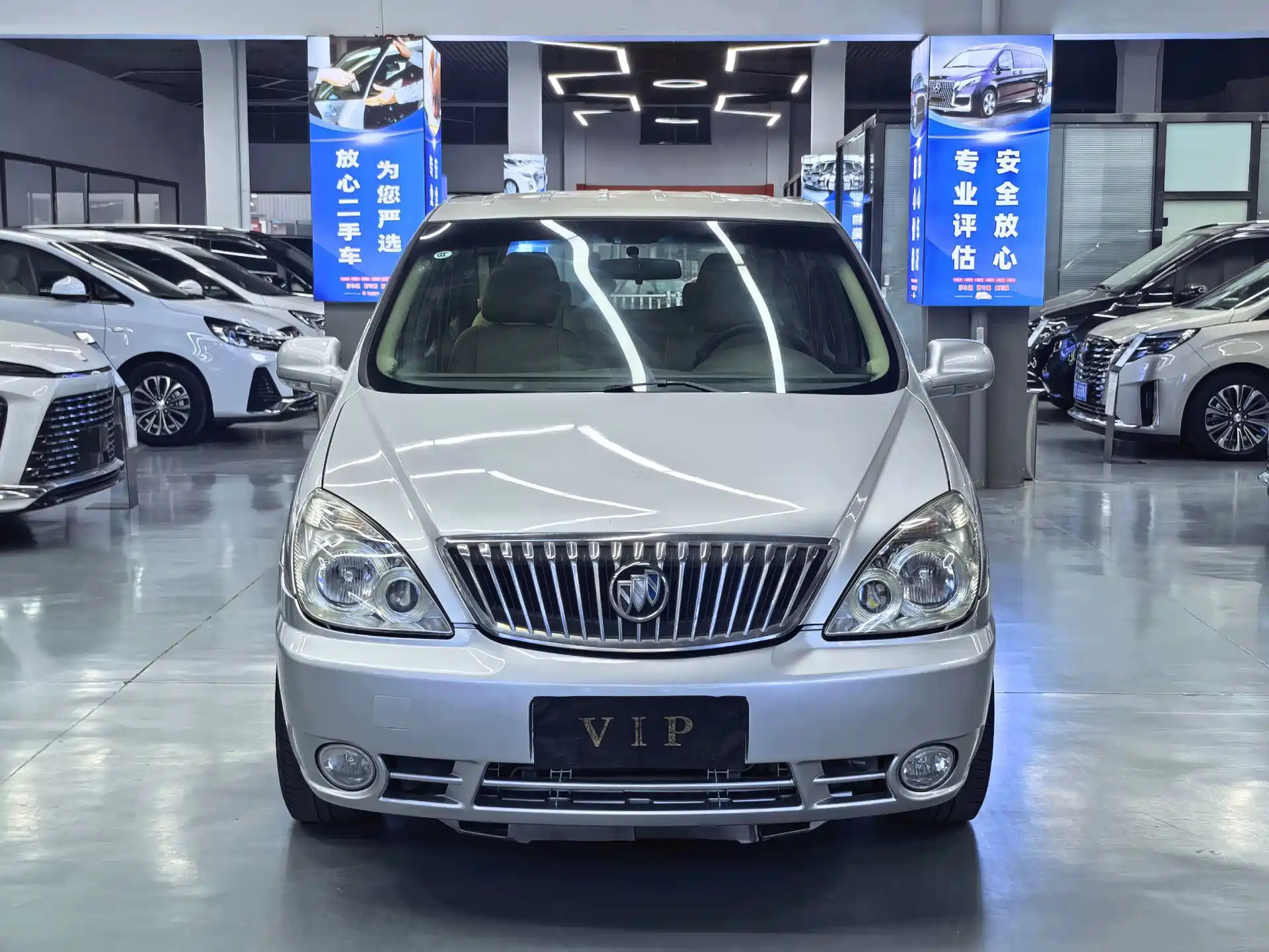 Фото 3 - Buick GL8