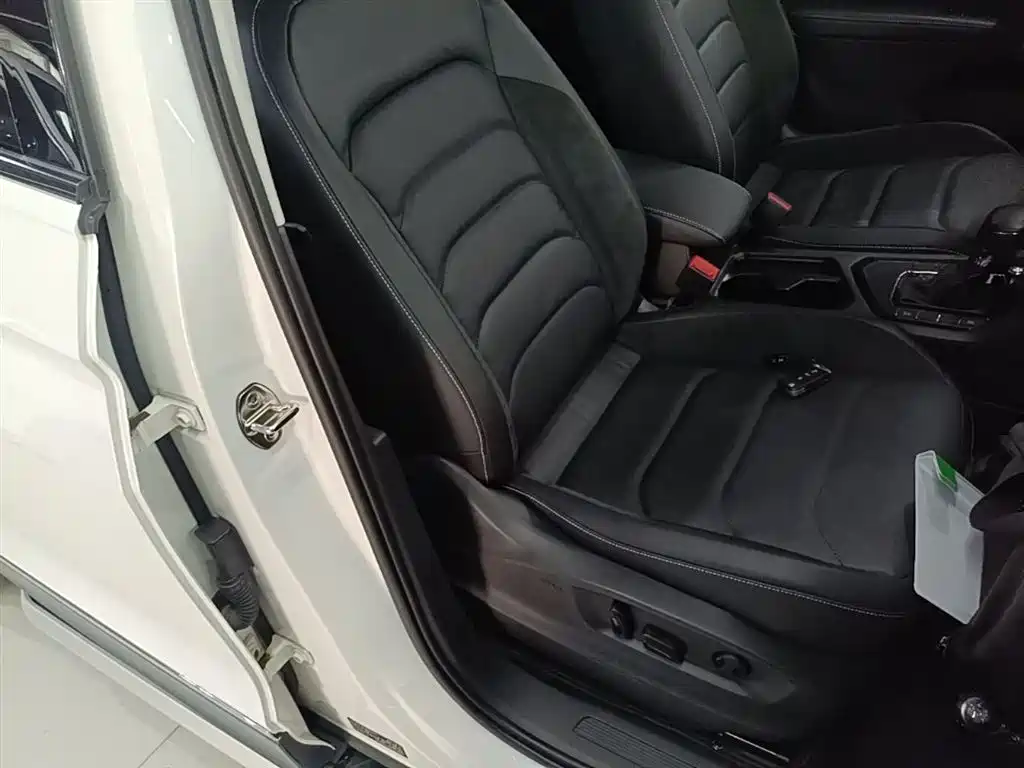 Volkswagen Tiguan L 2018 Facelift 330TSI Automatic 2WD Luxury Edition фото 25