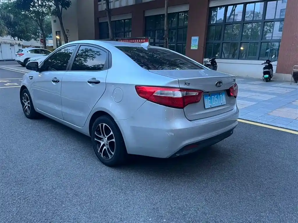 Kia K2 2012 Sedan 1.4L AT GLS Commemorative Edition фото 9