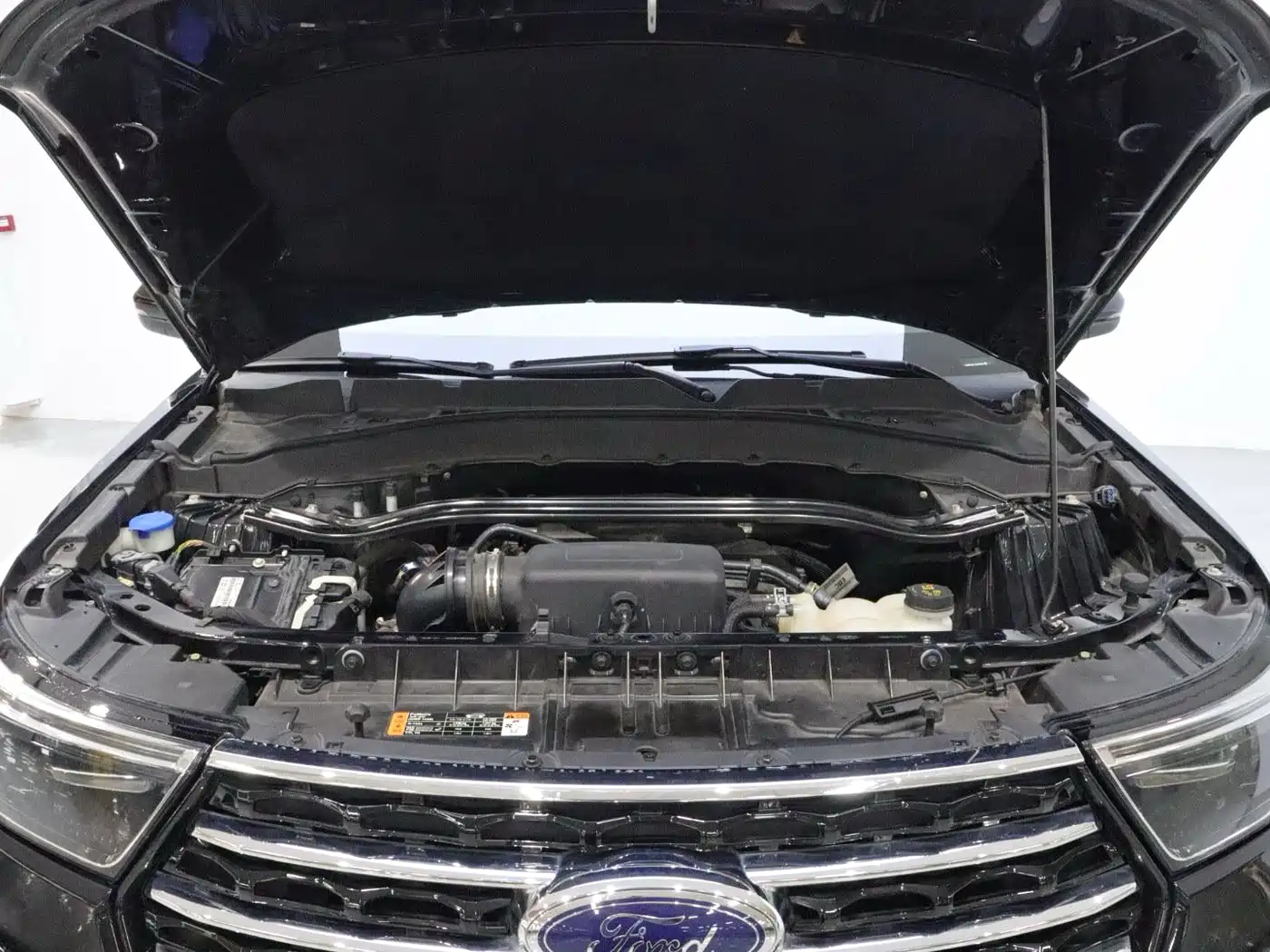 Фото 21 - Ford Explorer