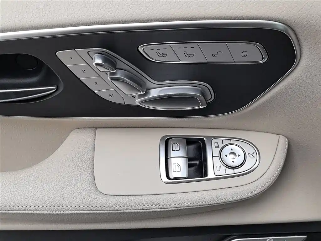 Mercedes-Benz V-Class 2021 V 260 L Long Wheelbase Luxury Edition фото 9