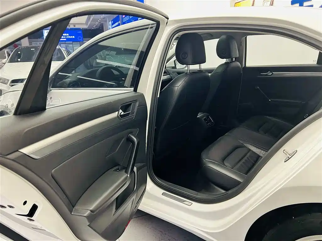 Volkswagen Lamando 2015 280TSI DSG Comfort фото 23