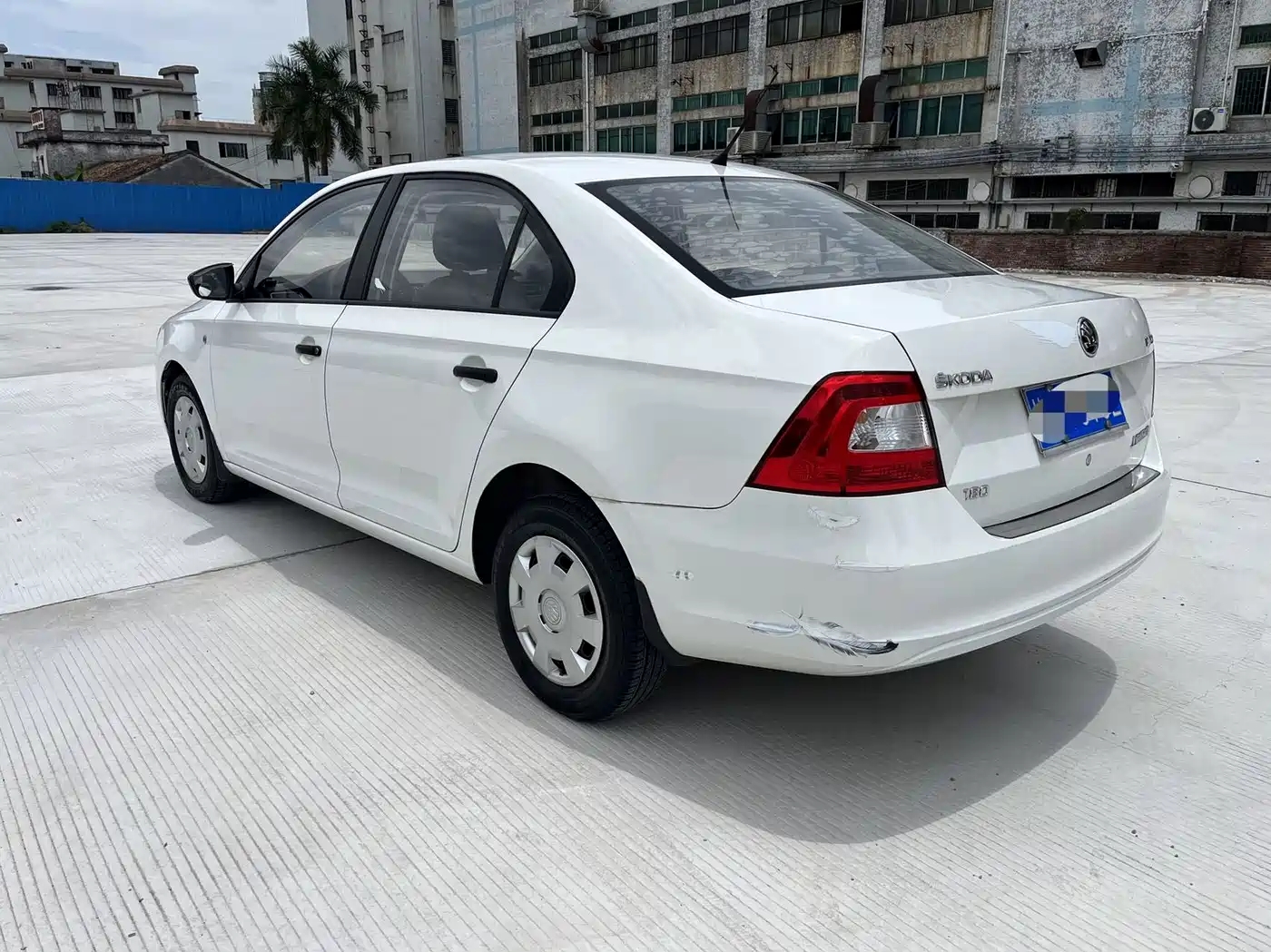 Škoda Rapid 2016 1.6L Manual Forward Edition фото 6