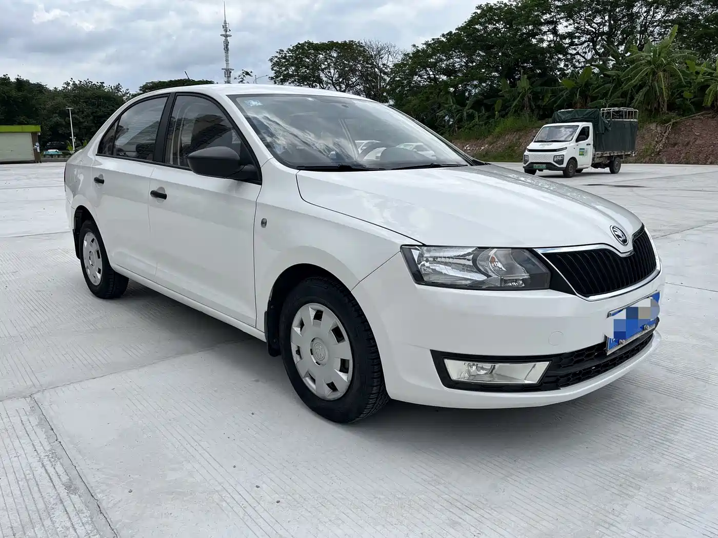 Škoda Rapid 2016 1.6L Manual Forward Edition фото 3