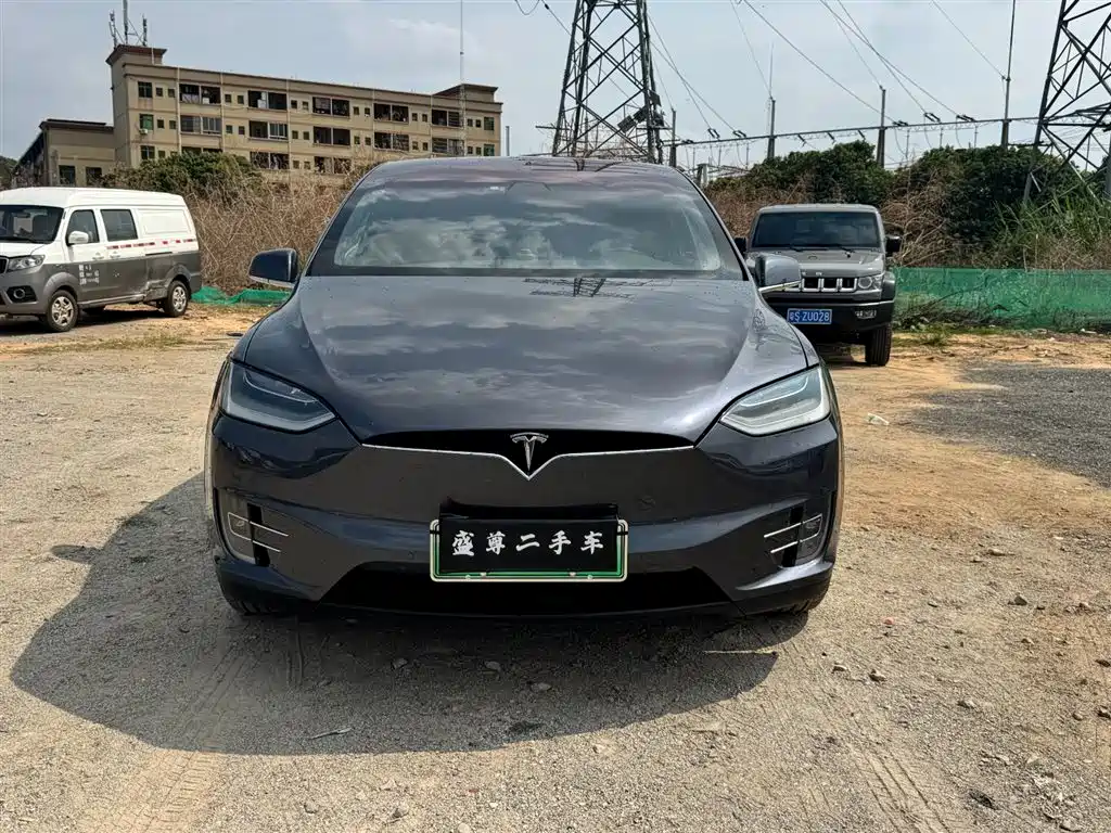 TESLA MODEL X