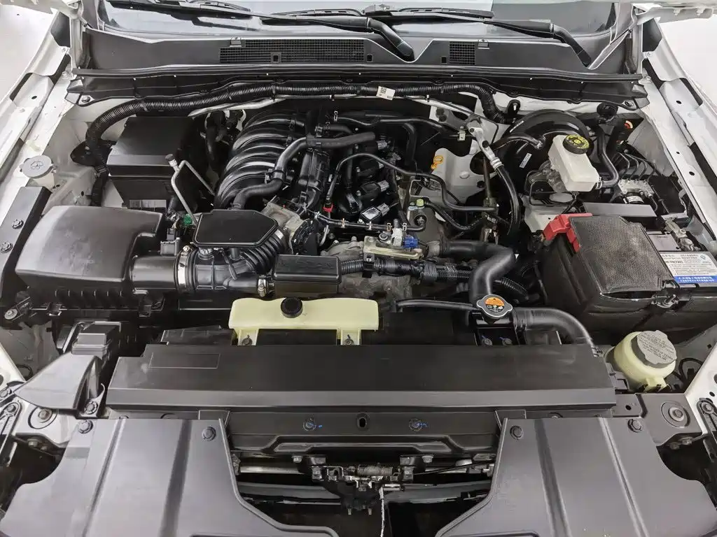 Nissan Navara 2017 2017 Model 2.5L Manual 2WD Luxury QR25