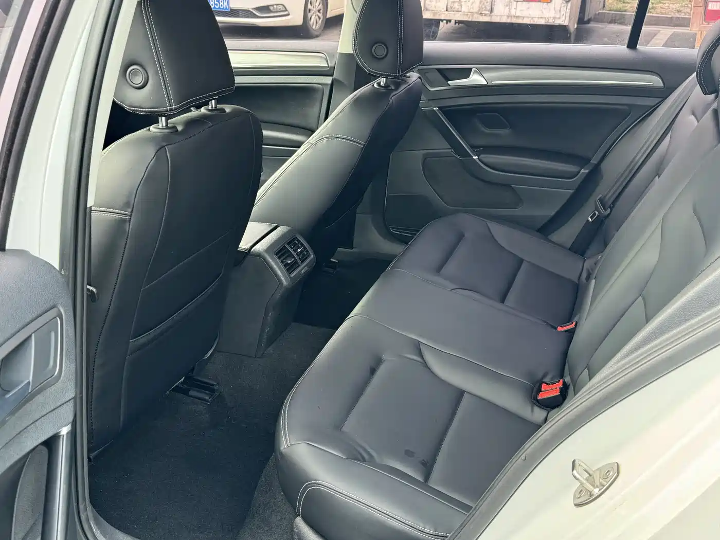 Volkswagen Golf 2016 1.6L Automatic Comfort фото 12