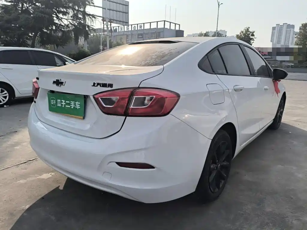 صورة 7 - Chevrolet Cruze