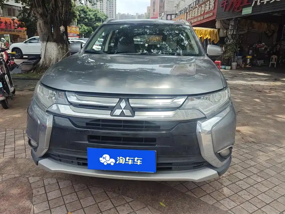 MITSUBISHI OUTLANDER
