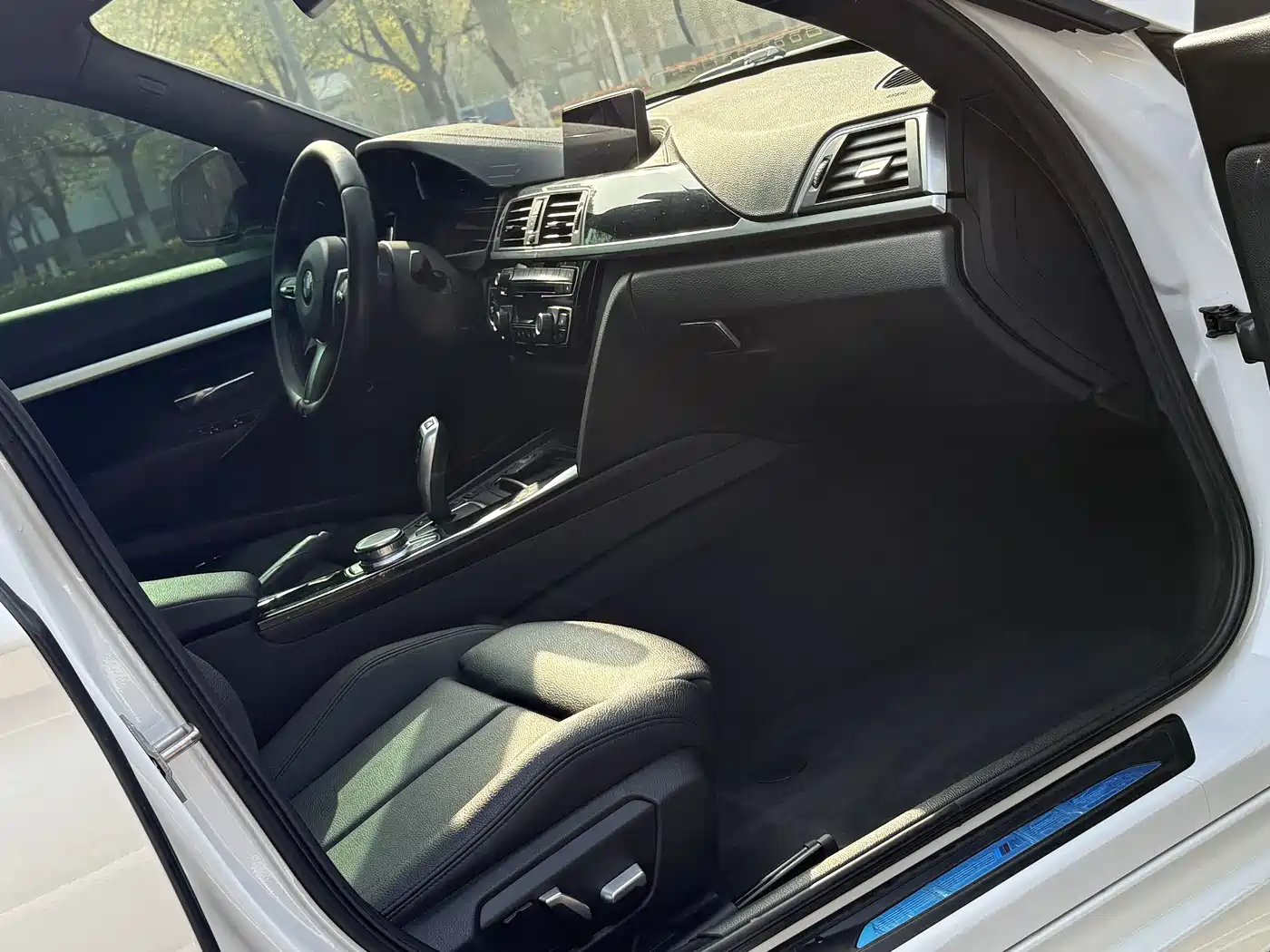 BMW 3 Series GT 2019 320i M Sport Model фото 11