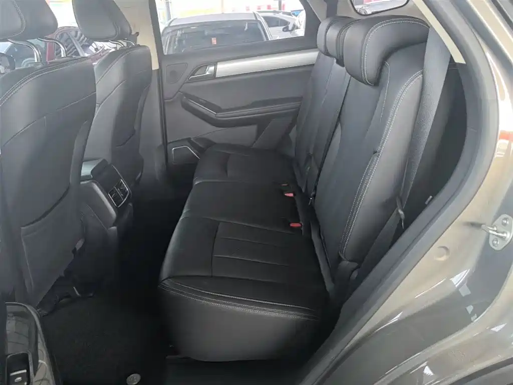 BYD Tang 2018 2.0T Automatic Smart Connection Delight Edition 7-Seater China V фото 17
