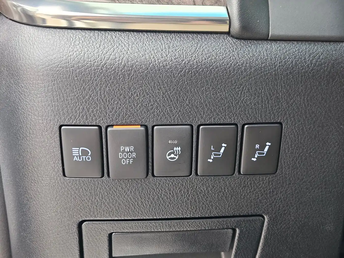 Toyota Vellfire 2021 Crown Hybrid 2.5L HV Premium Edition фото 9