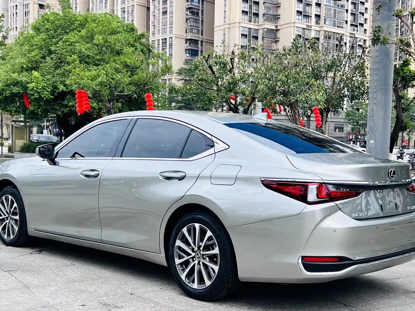 Lexus ES 2021 200 Excellence Edition фото 5