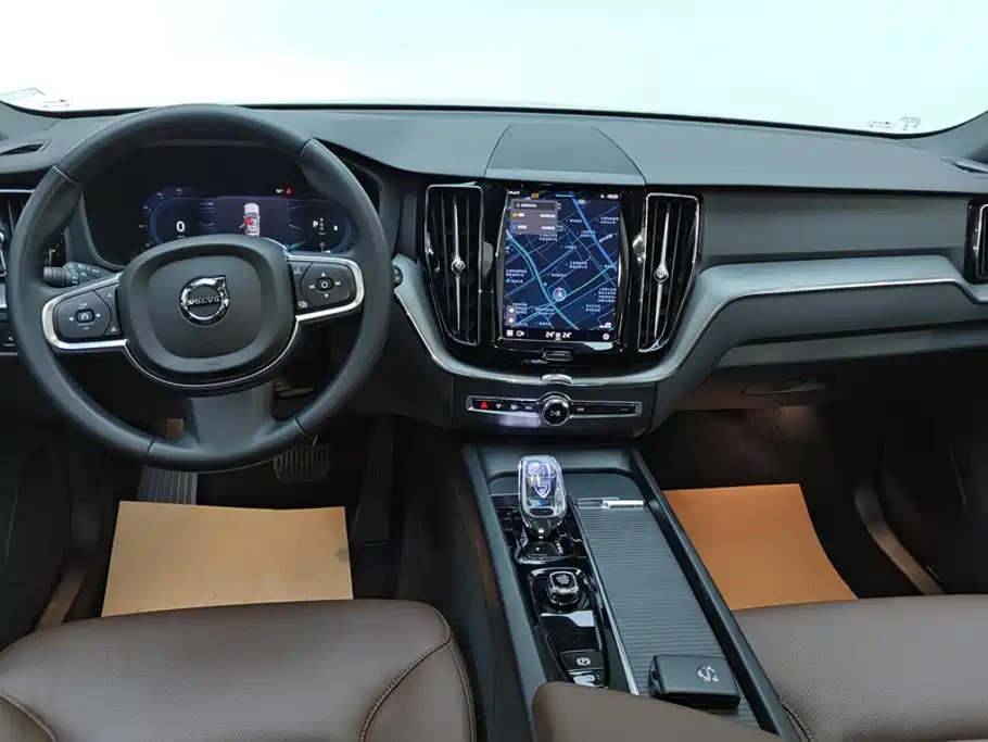 Фото 12 - Volvo XC60