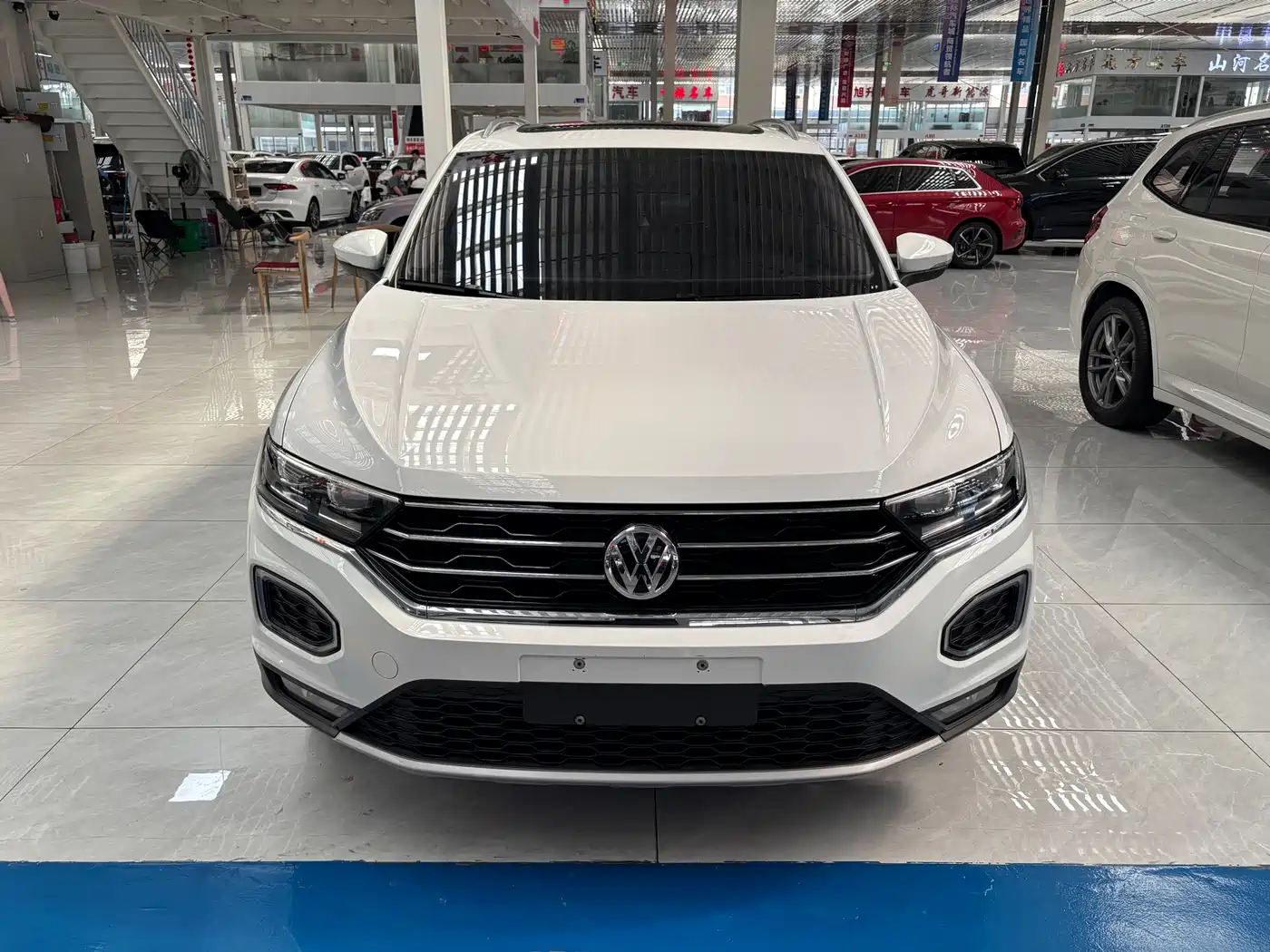 Volkswagen T-ROC 2020 230TSI DSG 2WD Progressive фото 2