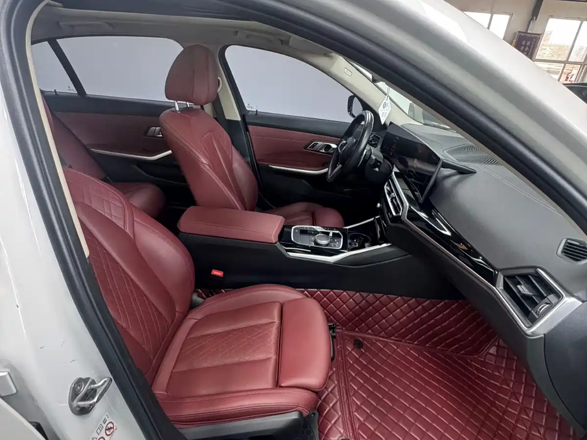 BMW 3 Series 2023 320Li M Sport Package фото 19