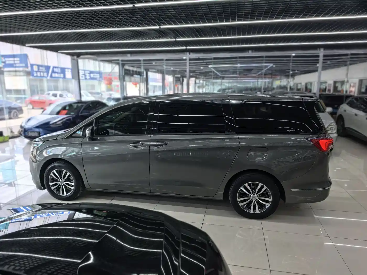 Buick GL8 2018 ES 28T Luxury Type China VI фото 2