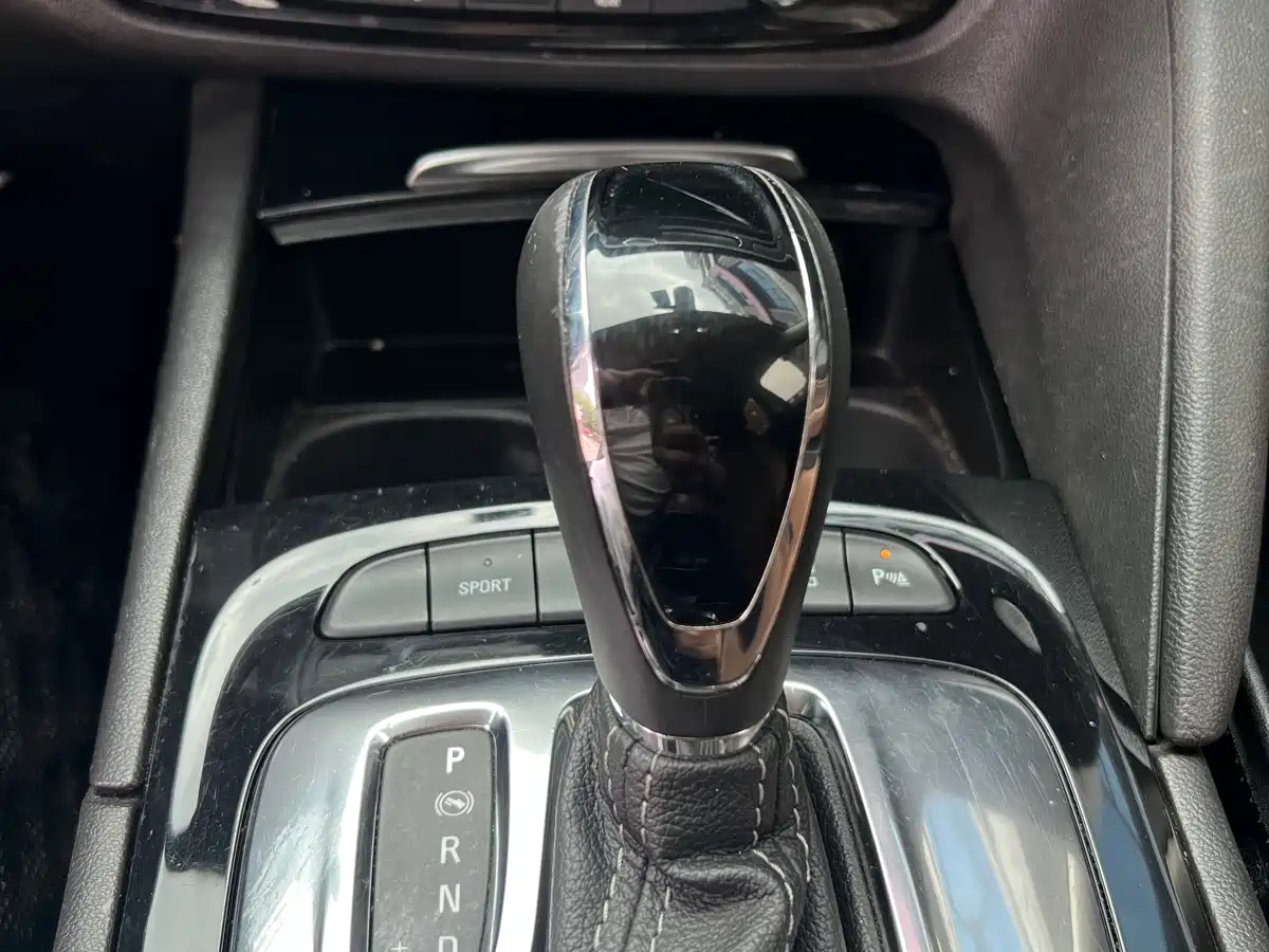 Buick Regal 2019 20T Luxury China VI фото 12