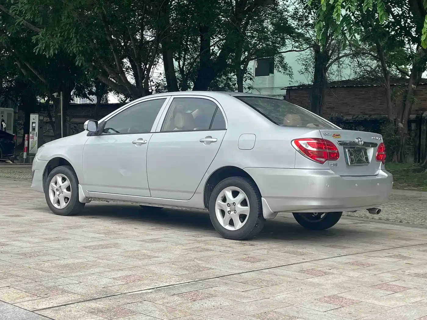 Toyota Corolla 2013 1.6L Automatic Luxury фото 9