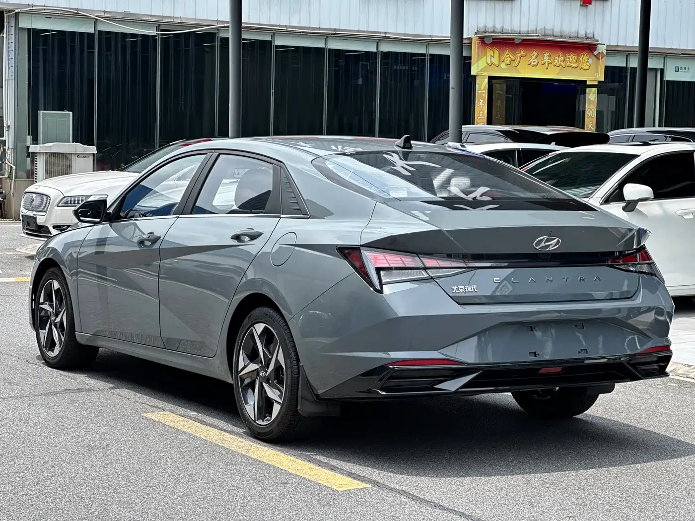 Hyundai Elantra 2021 1.5L CVT GLX Elite Edition фото 5