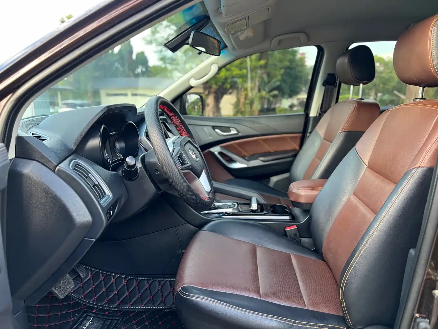 Jiangling Yusheng S350 2016 2016 2.0T Automatic 2WD Gasoline Luxury 5-seater