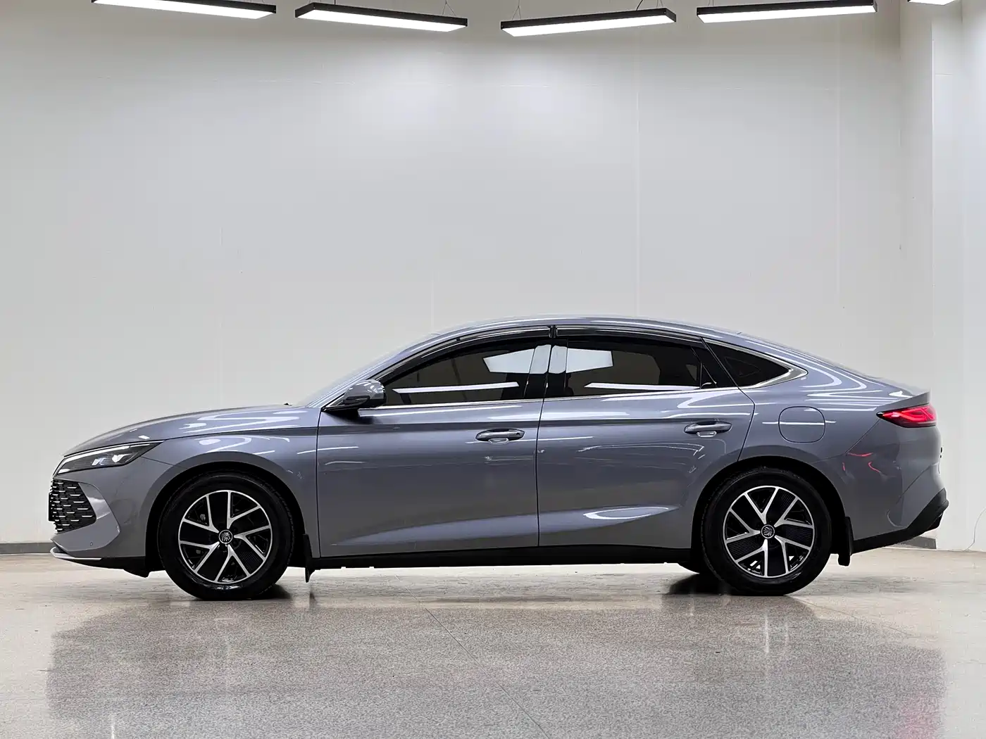 BYD Qin L 2024 DM-i 80KM Superior фото 4