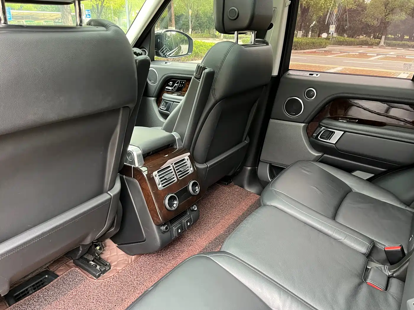 Land Rover Range Rover 2020 3.0 L6 Shengshi Edition фото 6