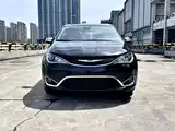 Фото 3 - Chrysler Pacifica PHEV