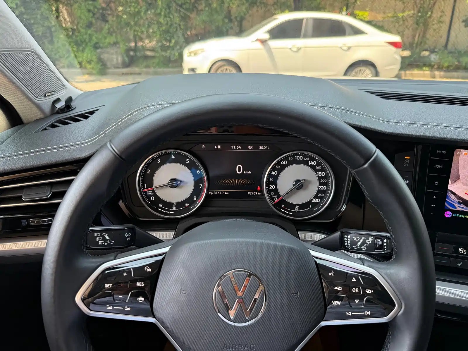 Фото 19 - Volkswagen Touareg