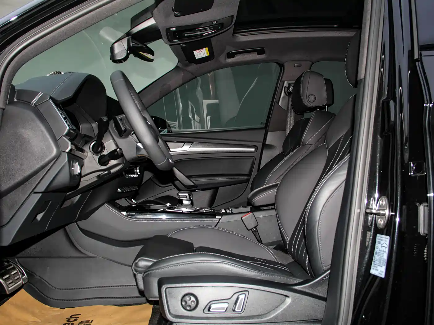 Audi Q5L 2024 Model 40 TFSI Luxury Dynamic фото 7