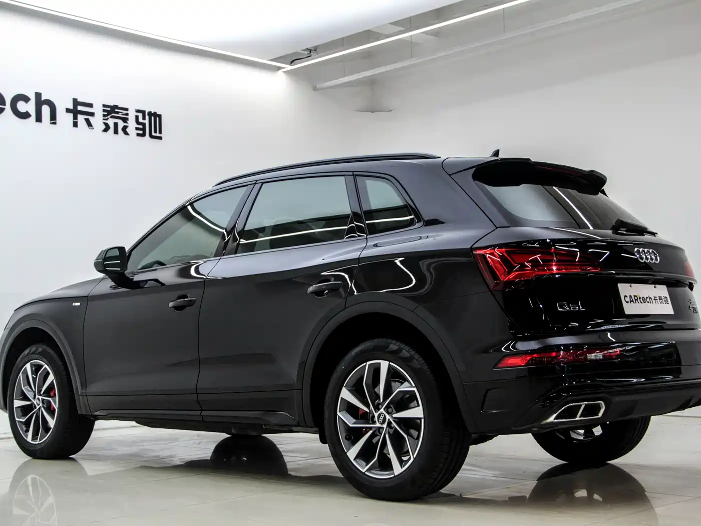 Audi Q5L 2024 Model 40 TFSI Luxury Dynamic фото 16