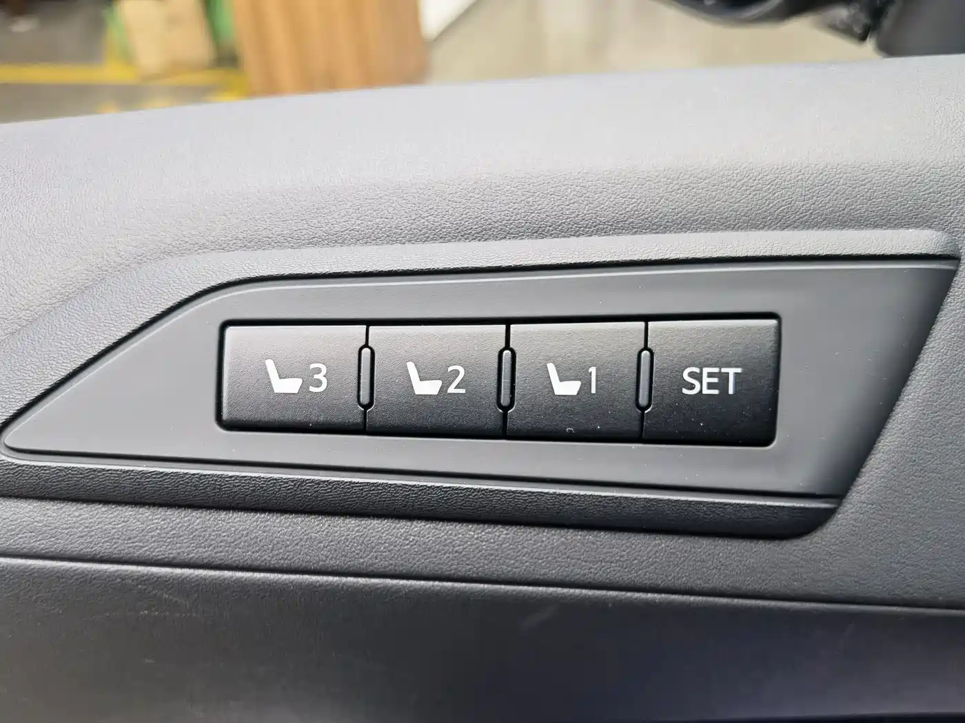 Toyota Vellfire 2021 Crown Hybrid 2.5L HV Premium Edition фото 17