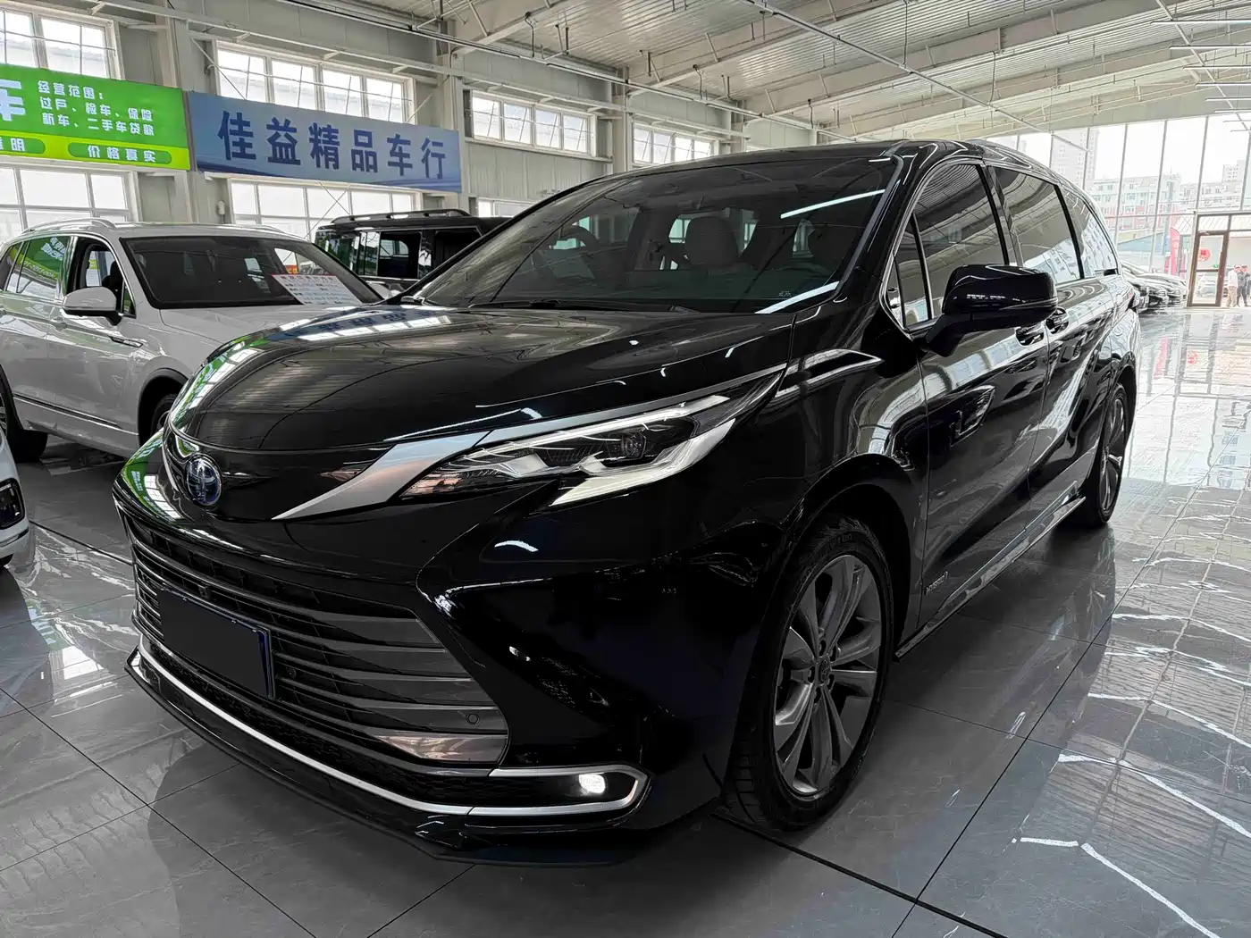 Toyota Sienna 2023 2.5L Hybrid Premium Edition