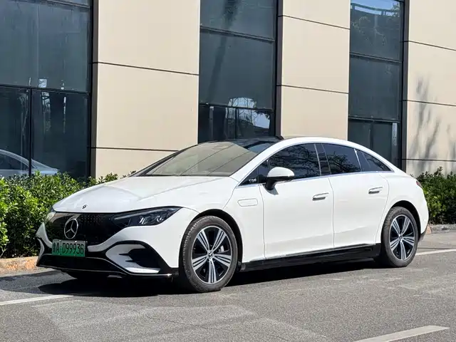 MERCEDES-BENZ EQE