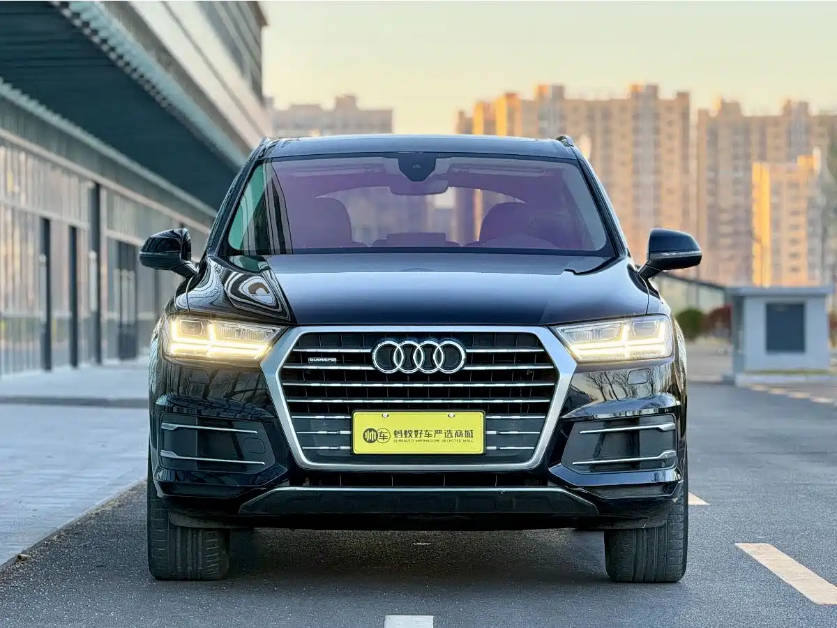 AUDI Q7