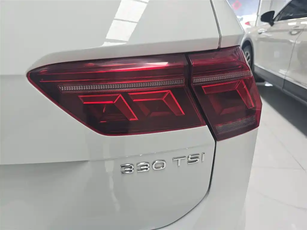 Volkswagen Tiguan L 2023 330TSI Auto 2WD R-Line Premium Edition фото 24