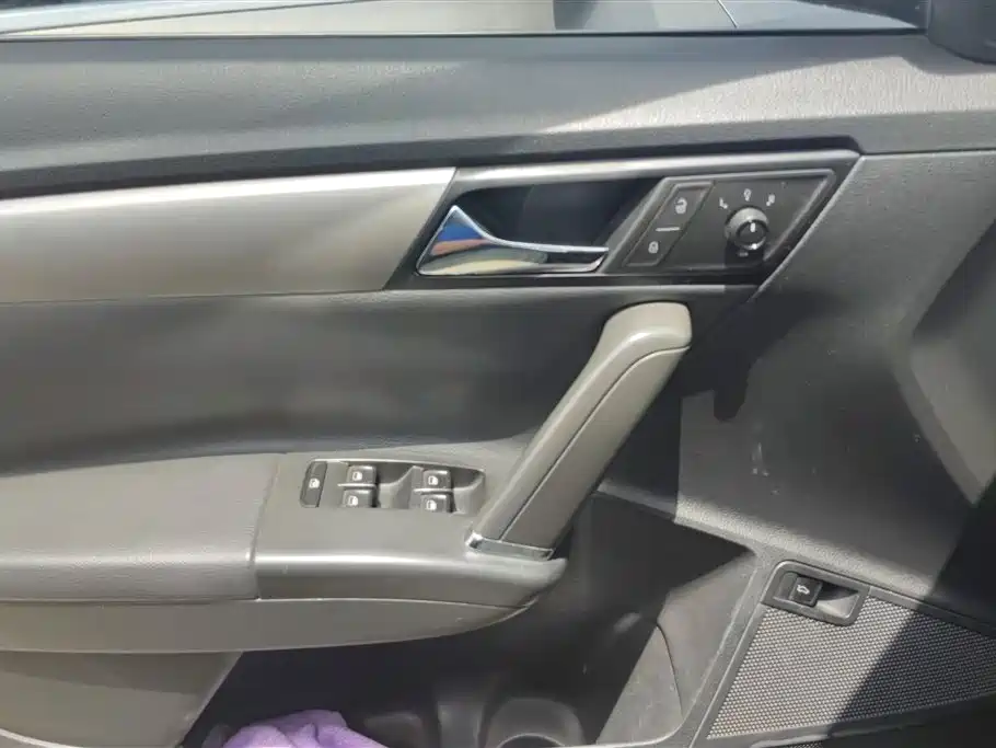 Volkswagen Lavida 2013 1.4TSI DSG Comfort Edition фото 7
