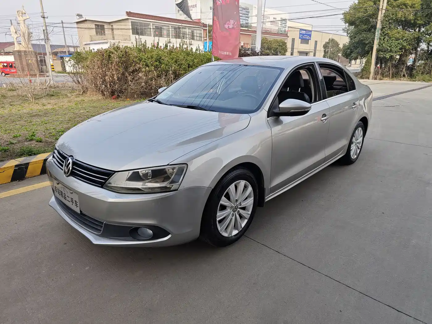 Volkswagen Sagitar 2014 Facelift 1.6L Automatic Comfort